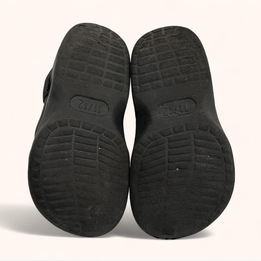 All Black Imitation Crocs Unisex Boy Girl Play Clogs Toddler 11C 11.5C 12C - Picture 4 of 8